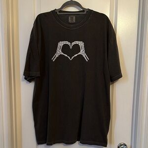 NWOT Black Skeleton Hand Heart T-Shirt